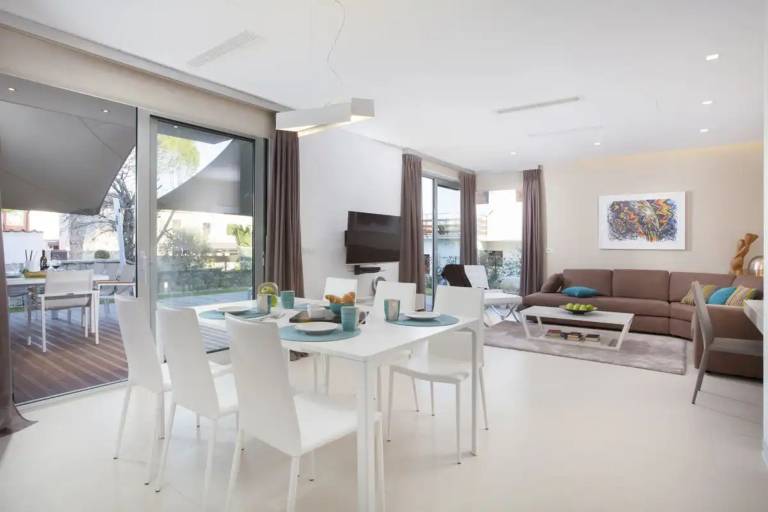 House with terrace, grill & yard | Garden view in Novigrad