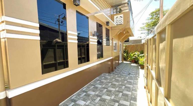 Rustic Retreat solo room in San Fernando