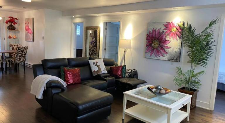Wonderful holiday apartment | Pets are welcome in Brossard, QC