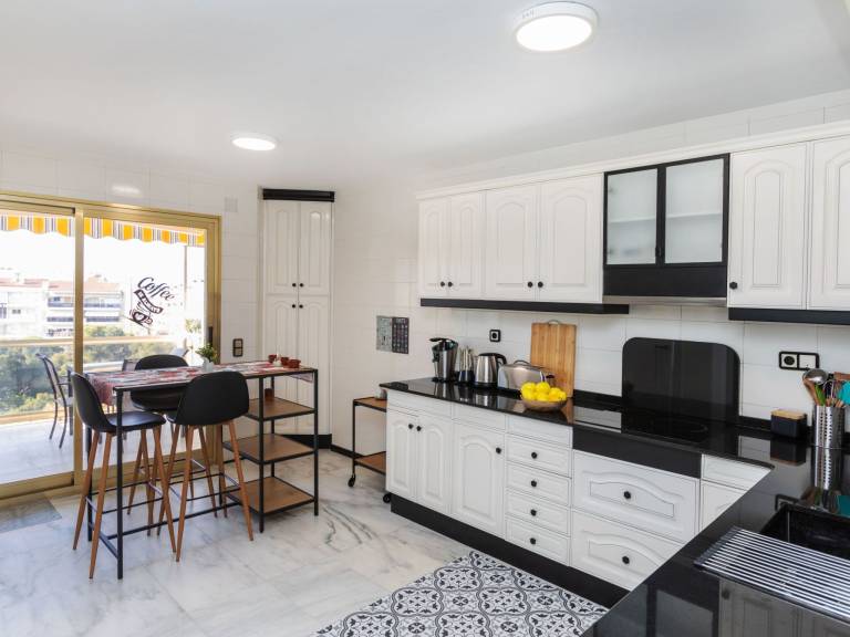 Fully equipped pleasant rental apartment with patio, private pool & grill | Next to the beach | Perfect for remote work | Pets allowed — photo 5
