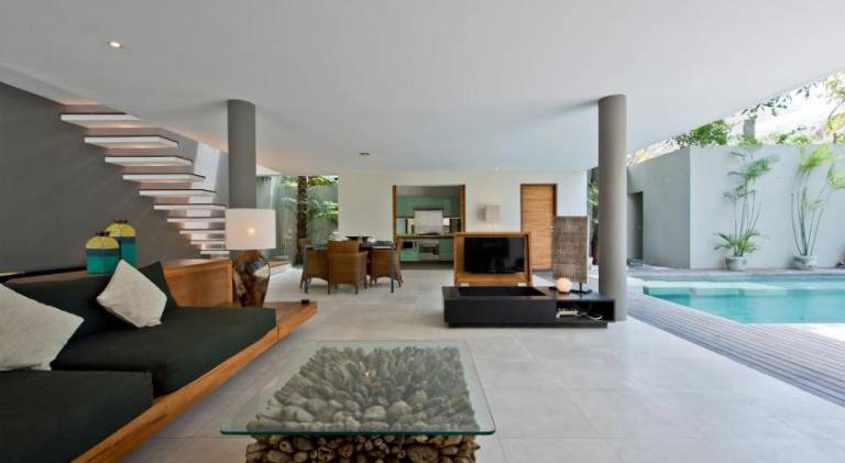 Villa with pool — photo 2