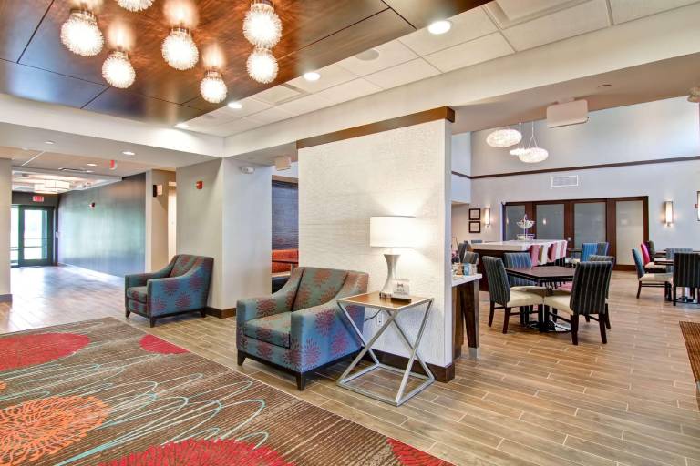 Hampton Inn & Suites Detroit/Troy — photo 3