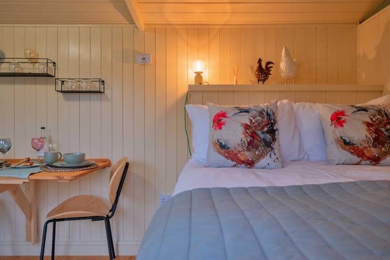 Chalet with hot tub | Pet-friendly — photo 3