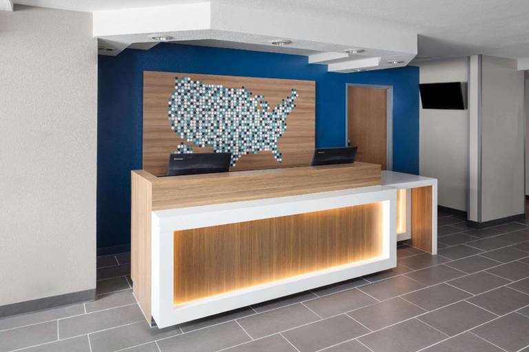 Microtel Inn & Suites by Wyndham Rapid City — photo 4
