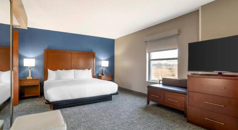 Comfort Suites near Birkdale Village- Huntersville — photo 3