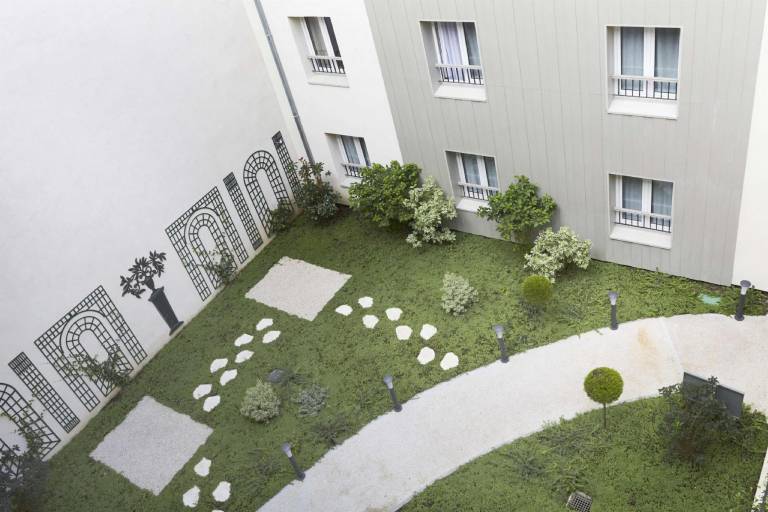 Kyriad Paris 18 - Porte De Clignancourt - Montmartre in Aubervilliers
