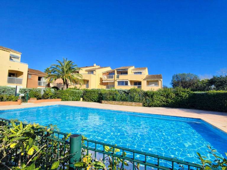 Airconditioned Mezzanine T2 with Pool and Parking in Cogolin in Cogolin