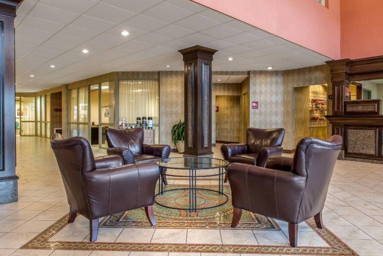Quality Hotel Conference Center Cincinnati Blue Ash — photo 4
