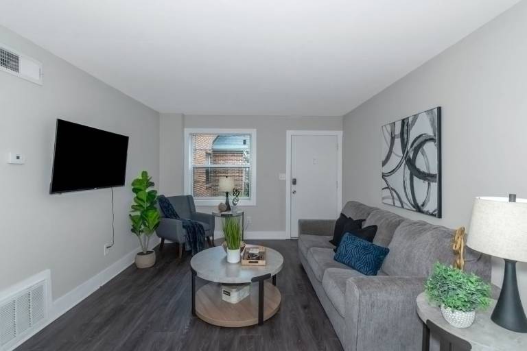 Buckhead 2BR – Free Parking & Wi Fi