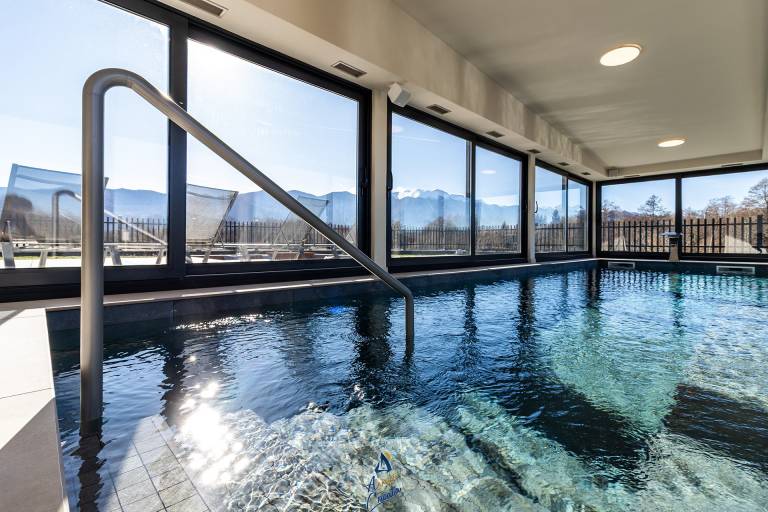 Luxury 3BR Mountain Spa Villa with Heated Pool in Senj