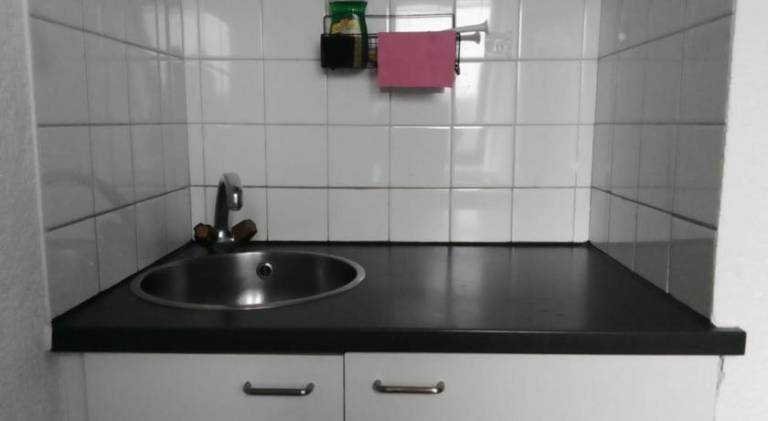 Basel Ruhige Zimmer mit grosse Doppelbett — photo 4