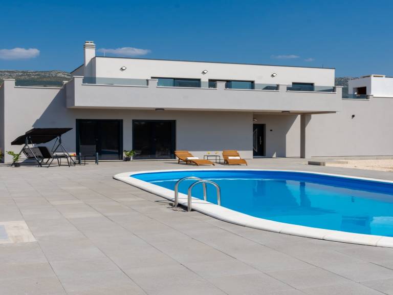 Villa Infinity - Six Bedroom Villa with Swimming Pool and Hot Tube in Trogir