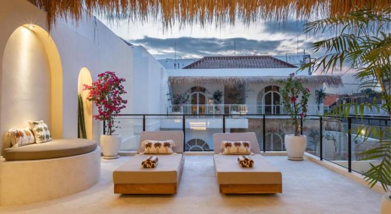 Family-oriented villa with terrace, yard & private pool | Perfect for remote work | Dogs allowed — photo 5