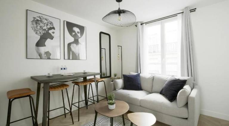 Apartment with 1 room for 4 persons in Vanves