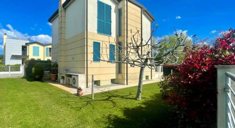 Villa with terrace & garden | Pet-friendly — photo 4