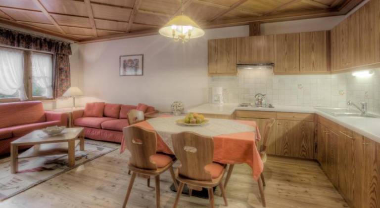 Lovely serviced apartment with patio & garden | Close to the ski | Pets are welcome — photo 2