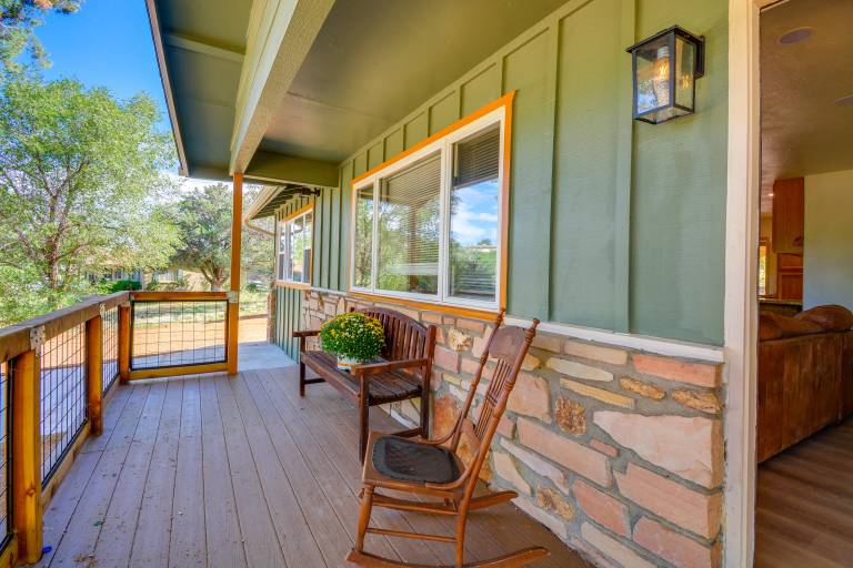 Dog Friendly! Peaceful Wooded Retreat in Prescott — photo 2
