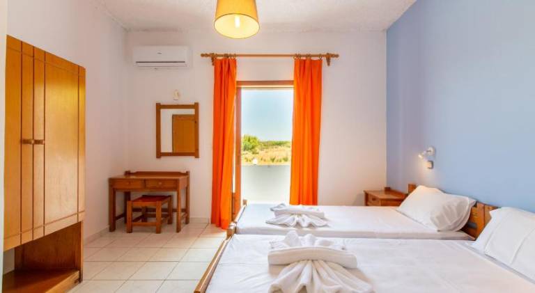 Nice serviced apartment with pool & yard | Close to the beach | Dogs allowed — photo 2