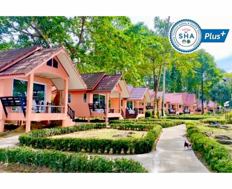 Sea Flower Resort in Ko Chang
