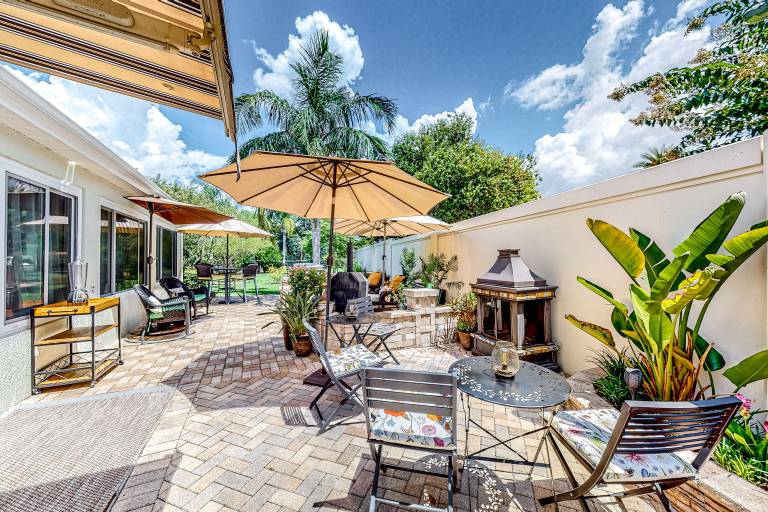 1 Mi to Lake Sumter! Family Retreat w/ Large Patio in Lady Lake, FL