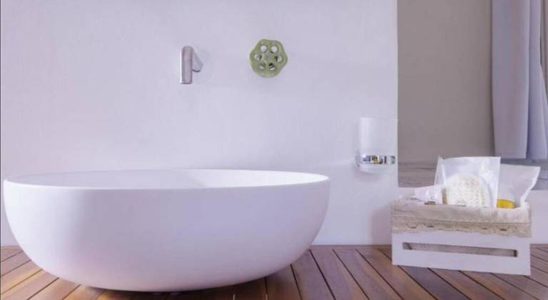 Vacation home with jacuzzi — photo 5