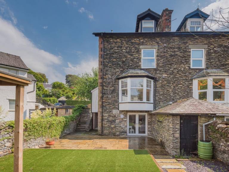 Holiday apartment with garden in Windermere