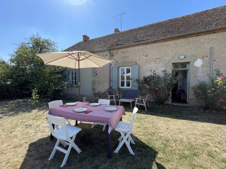 Gite with yard — photo 3