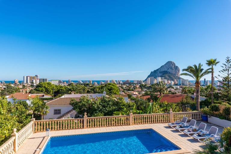 Fully equipped nice villa with patio, yard & private pool | Dogs allowed — photo 2