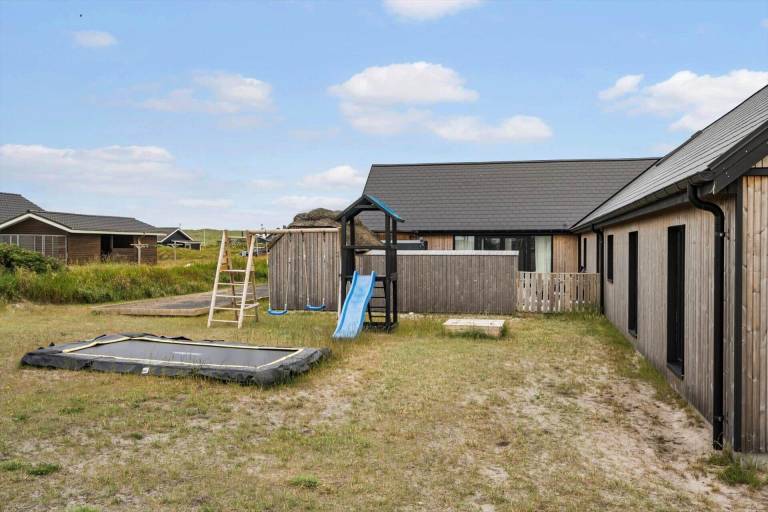 Vacation home with pool, grill & terrace in Harboore