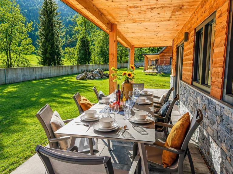 Luxury chalet on a lake and near ski resorts — photo 3