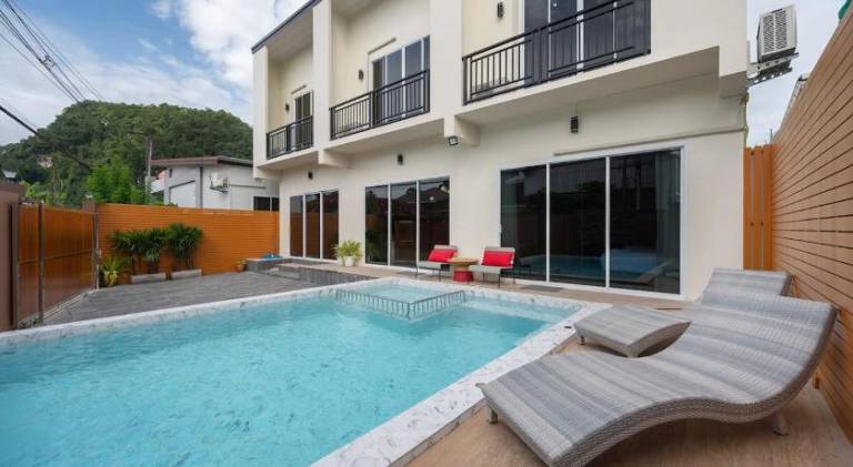Sea eagle Triple house 7 bedrooms in Aonang in Krabi