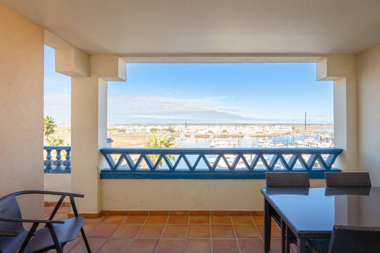 Fully equipped apartment with pool, patio & fast internet | Sea view | Next to the beach | Good for workation | Pets are welcome — photo 3