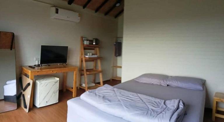 Chalet with garden & patio | Dogs allowed — photo 2