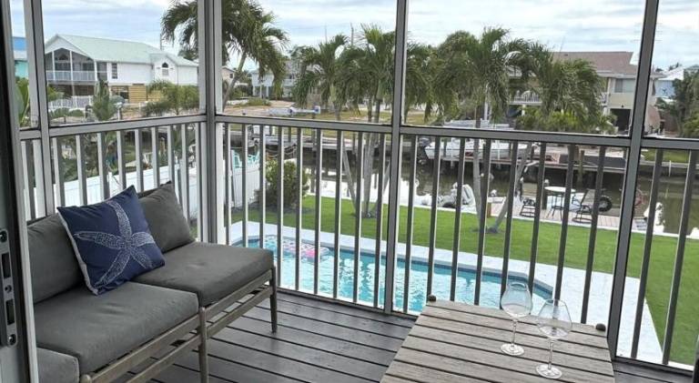 Bahia Vista Private Upper 2BR Canalfront Unit Walk to Fort Myers Beach — photo 4