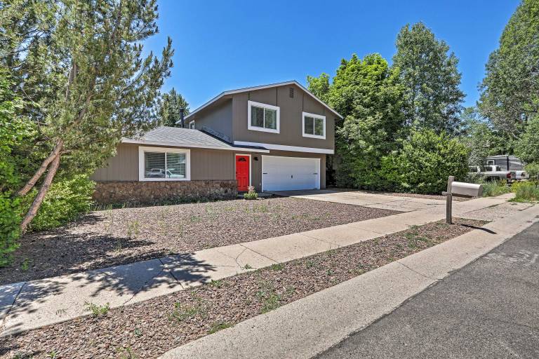 Pet-Friendly Flagstaff Home w/ Mountain View — photo 3