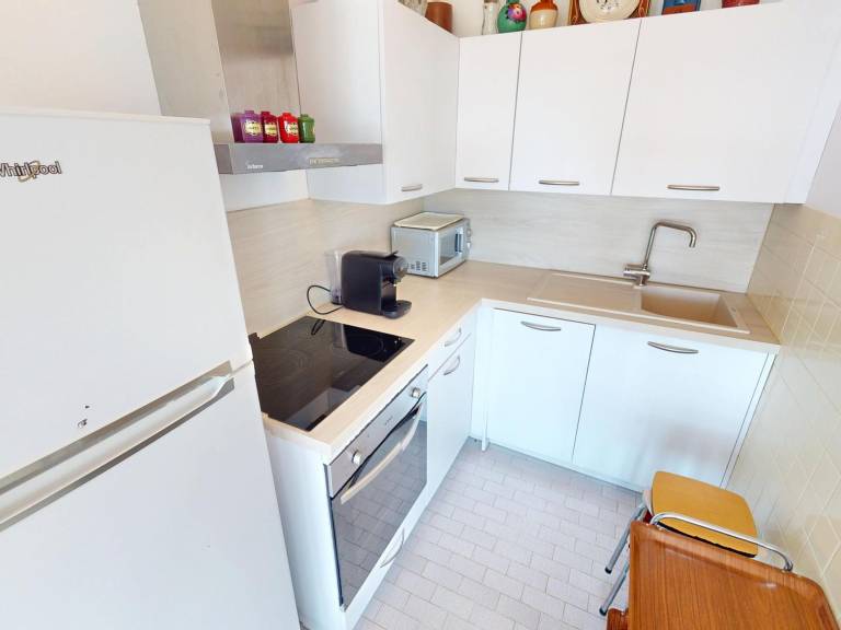 Spacious air-conditioned studio near center and beaches, sea view terrace — photo 5