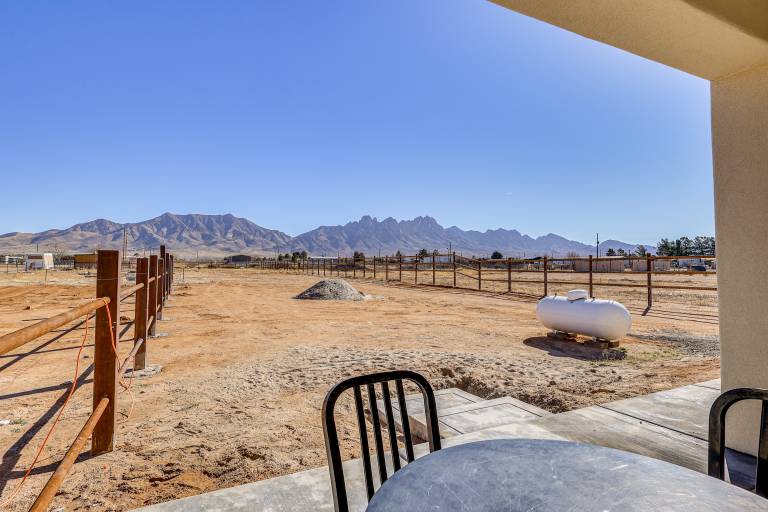 Hike the Organ Mtns! Modern Las Cruces Townhome — photo 4