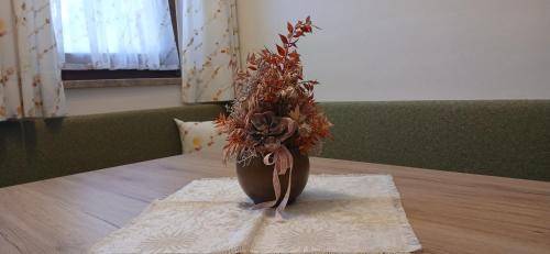 Holiday apartment with barbeque & yard — photo 5