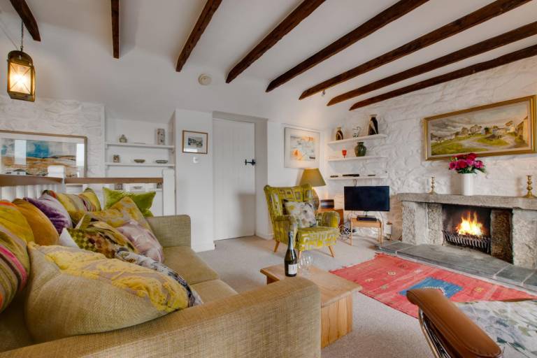 Fully equipped cottage with yard | Water view | Next to the beach | Pets allowed in Helston