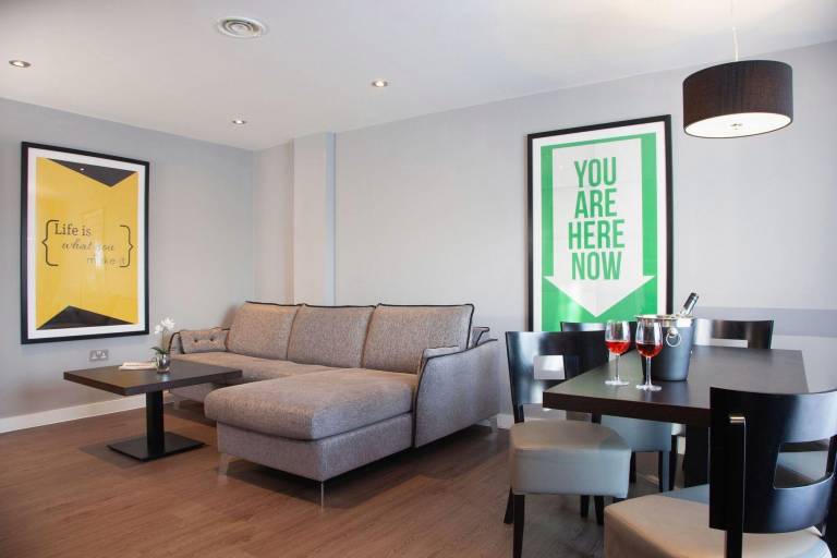 Nice serviced apartment with terrace & yard | Close to The Beatles Story | Pets allowed — photo 5