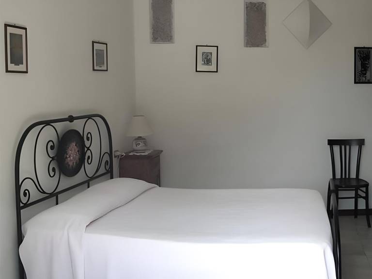 Serviced apartment with yard, pool & patio in Assisi