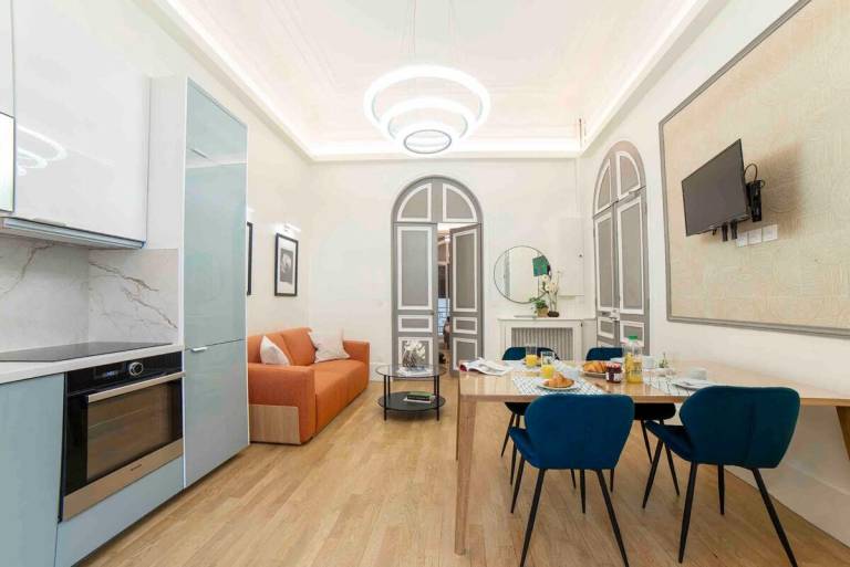 House | Next to Arc de Triomphe — photo 5