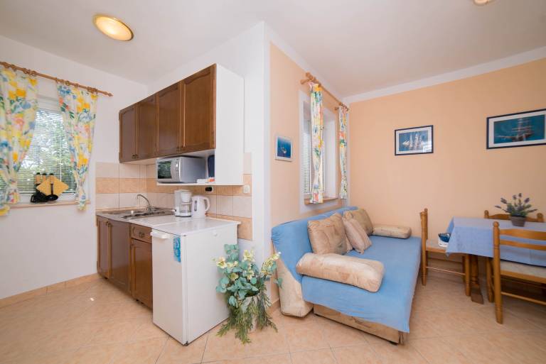 One bedroom apartment near beach Barbat, Rab (A-4967-a) — photo 5