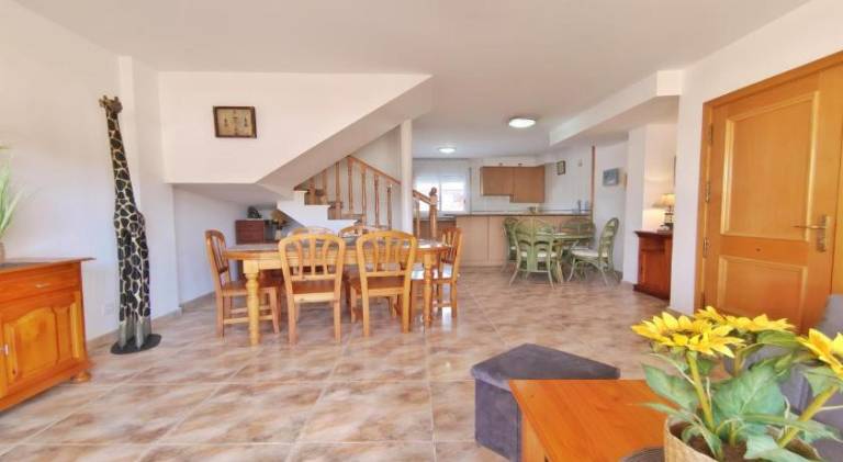Holiday apartment with yard, pool & patio | Beach nearby | Pet-friendly — photo 3