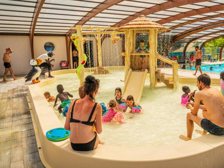 Mobile home with heated pool — photo 3