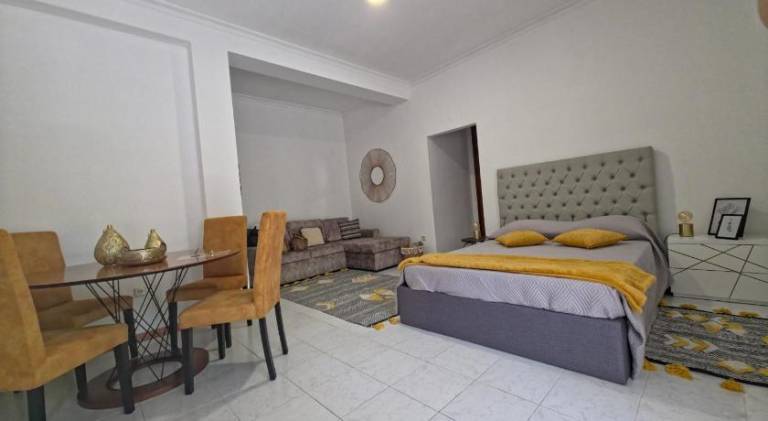 Rental apartment with patio — photo 2