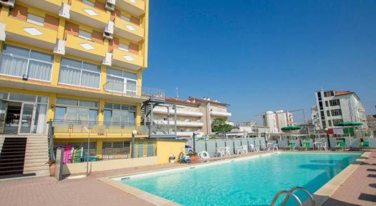 Hotel Apollonia Sea View & Beach Pool in Milano Marittima