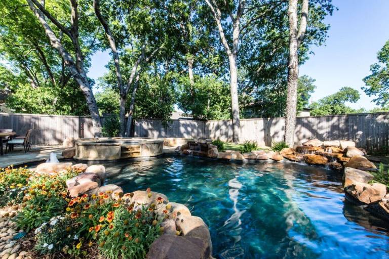 Casa  Peak's Suburban Addition