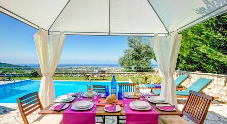 Villa with barbeque, garden & terrace — photo 3