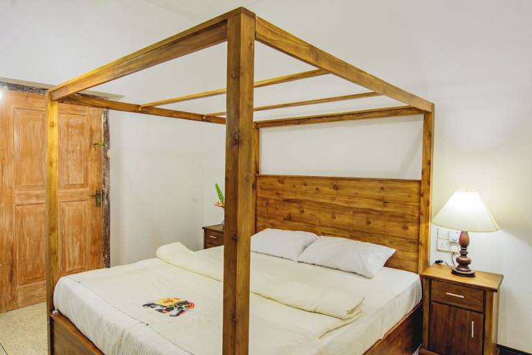 Bed and breakfast  Hikkaduwa